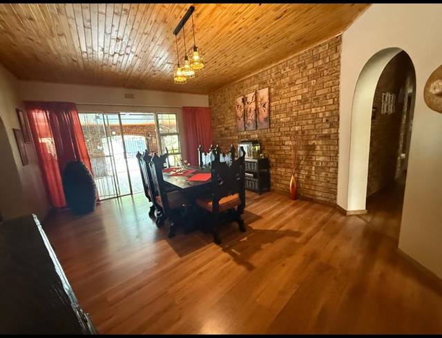 4 BEDROOM HOUSE FOR SALE IN VANDERBIJLPARK SW 2